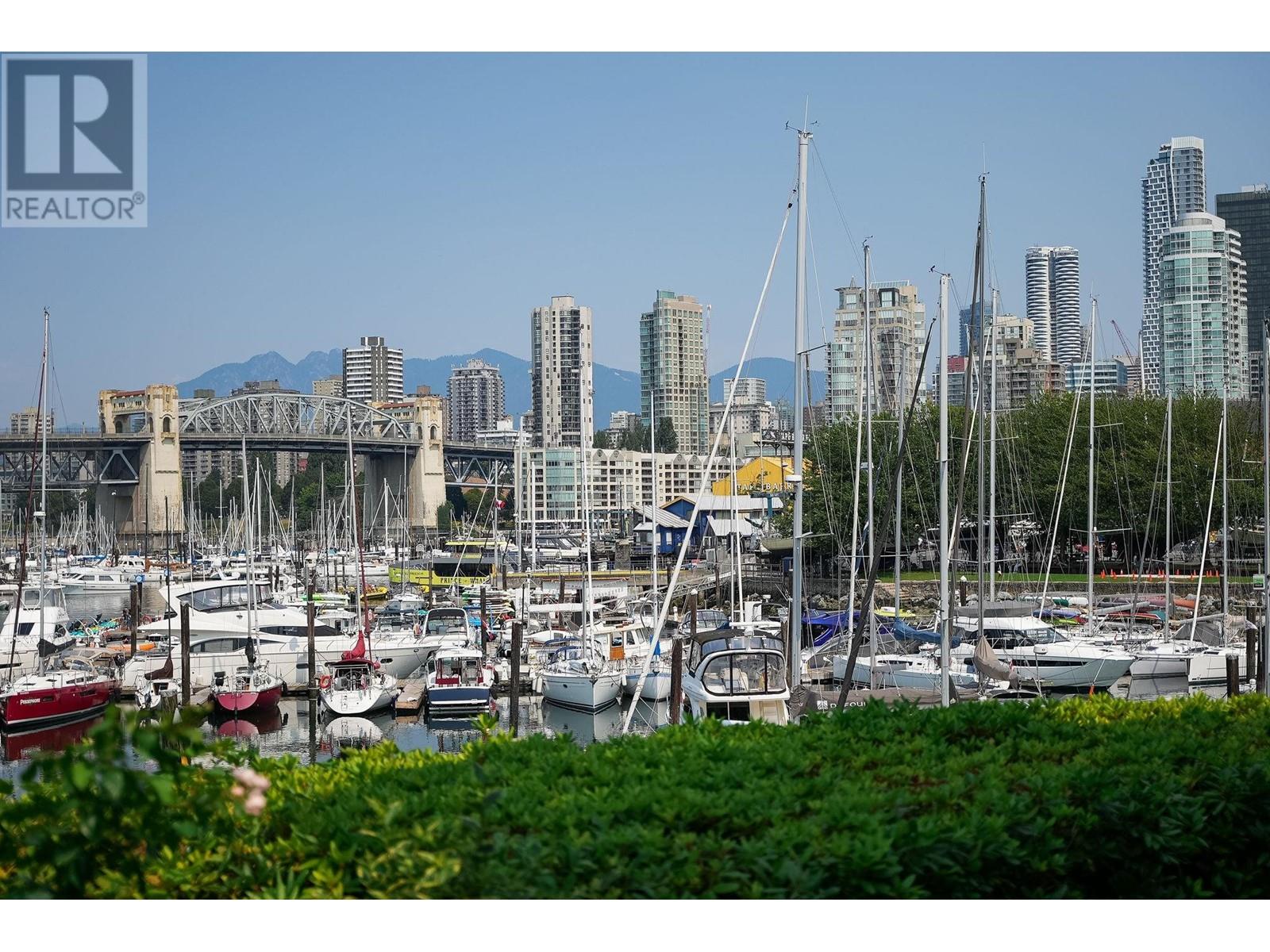 Listing Picture 33 of 37 : 107 1502 ISLAND PARK WALK, Vancouver / 溫哥華 - 魯藝地產 Yvonne Lu Group - MLS Medallion Club Member
