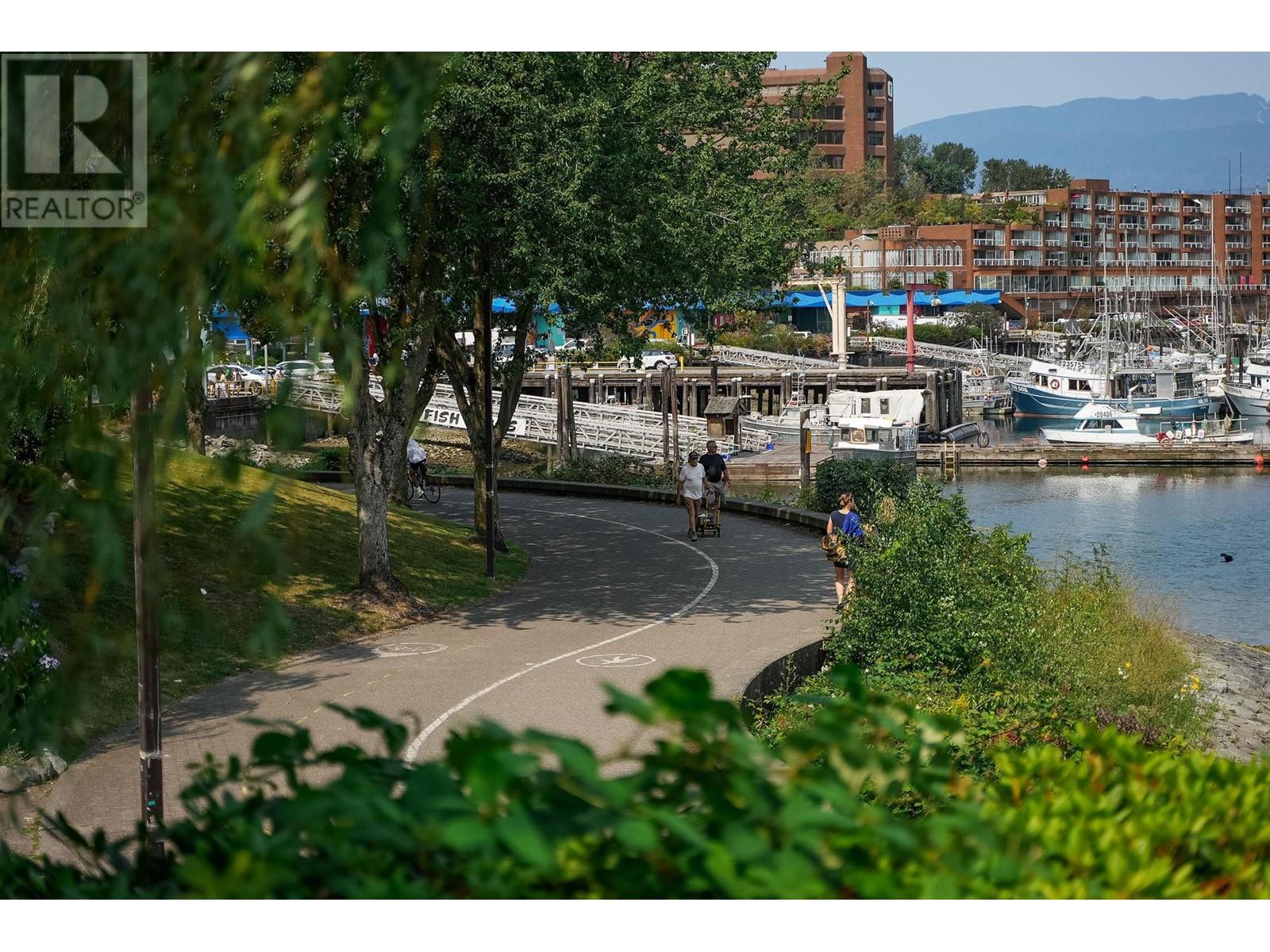 Listing Picture 34 of 37 : 107 1502 ISLAND PARK WALK, Vancouver / 溫哥華 - 魯藝地產 Yvonne Lu Group - MLS Medallion Club Member