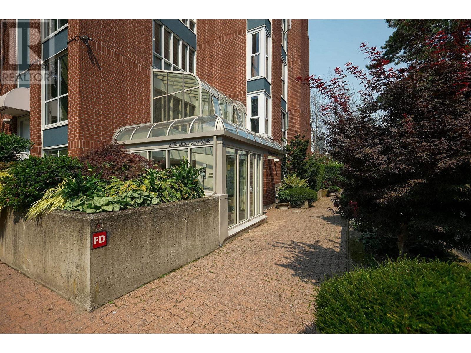 Listing Picture 36 of 37 : 107 1502 ISLAND PARK WALK, Vancouver / 溫哥華 - 魯藝地產 Yvonne Lu Group - MLS Medallion Club Member