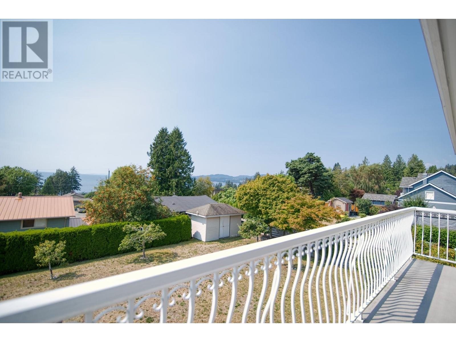 4779 Tamarack Place, Sechelt, British Columbia  V7Z 0E8 - Photo 4 - R2914139