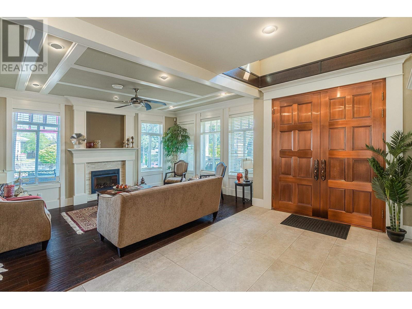 5891 Mckee Street, Burnaby, British Columbia  V5J 2V4 - Photo 6 - R2912586
