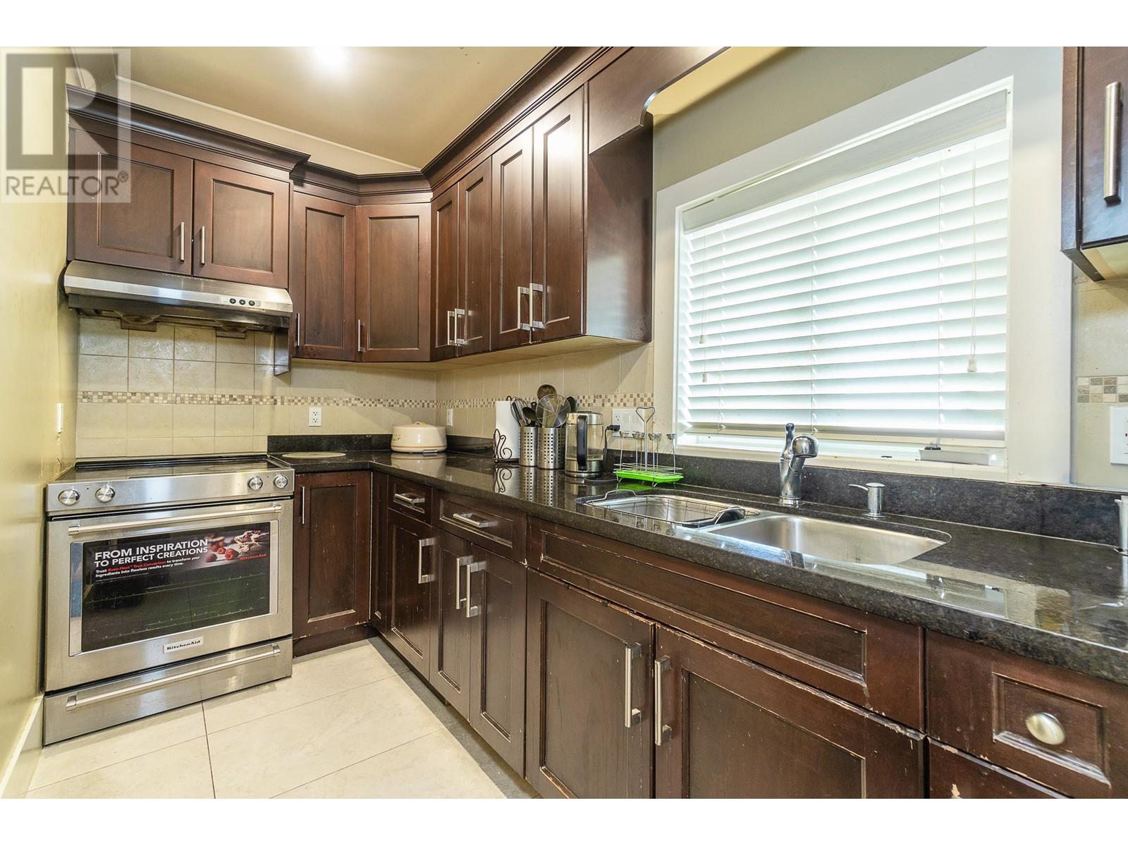 5891 Mckee Street, Burnaby, British Columbia  V5J 2V4 - Photo 15 - R2912586