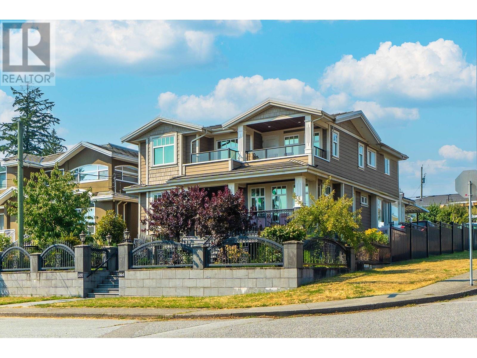 5891 Mckee Street, Burnaby, British Columbia  V5J 2V4 - Photo 2 - R2912586