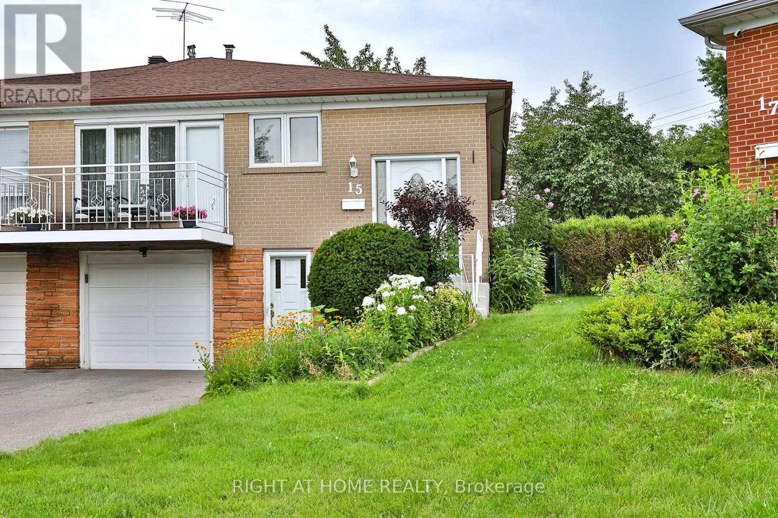 15 Tinton Crescent, Toronto (Mount Olive-Silverstone-Jamestown), Ontario  M9V 2H9 - Photo 1 - W9249703