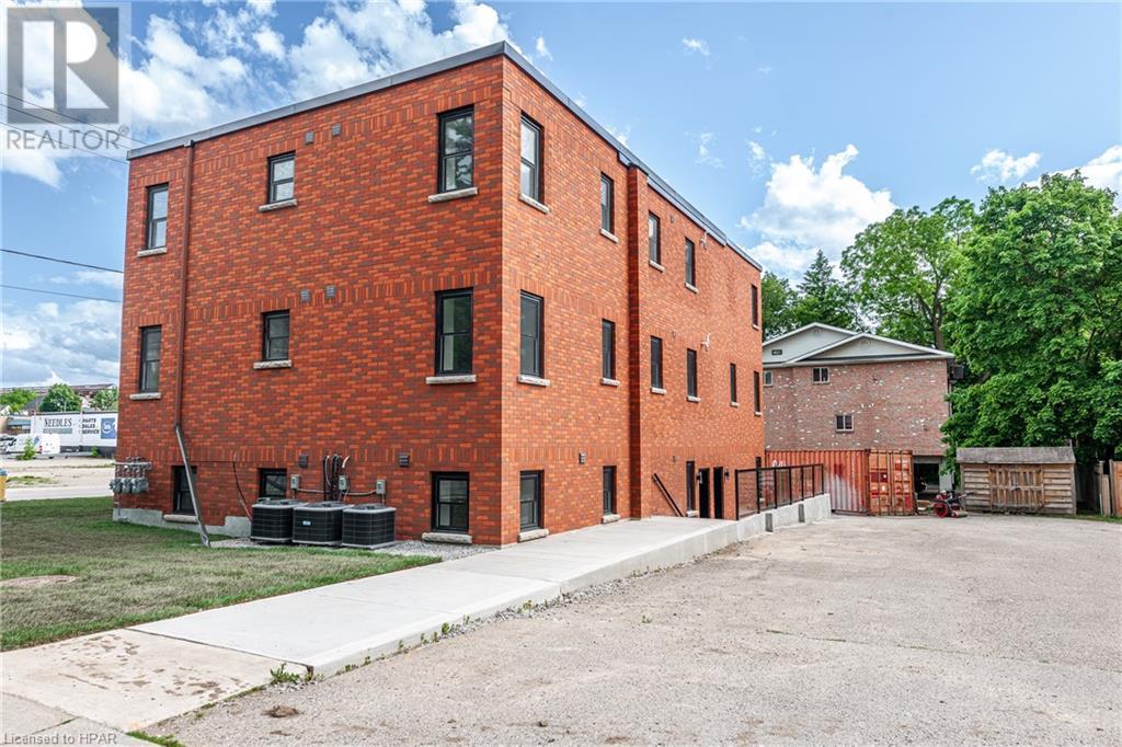 74 Church Street Unit# 1, Stratford, Ontario  N5A 2R2 - Photo 2 - 40624400