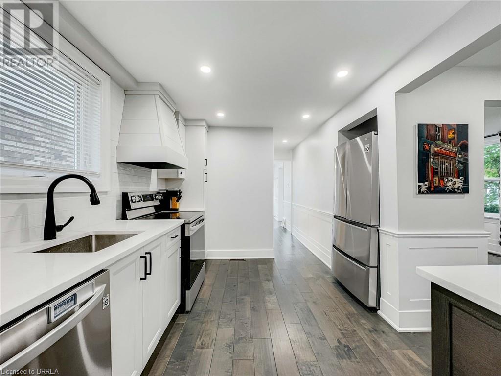 223 Sydenham Street, Brantford, Ontario  N3R 3Z6 - Photo 15 - 40631600