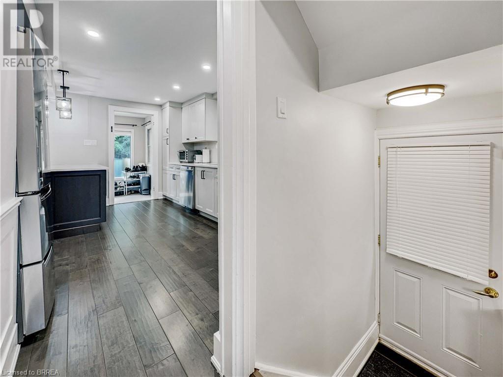 223 Sydenham Street, Brantford, Ontario  N3R 3Z6 - Photo 17 - 40631600