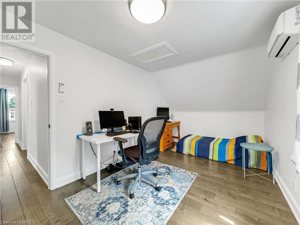 223 Sydenham Street, Brantford, Ontario  N3R 3Z6 - Photo 21 - 40631600