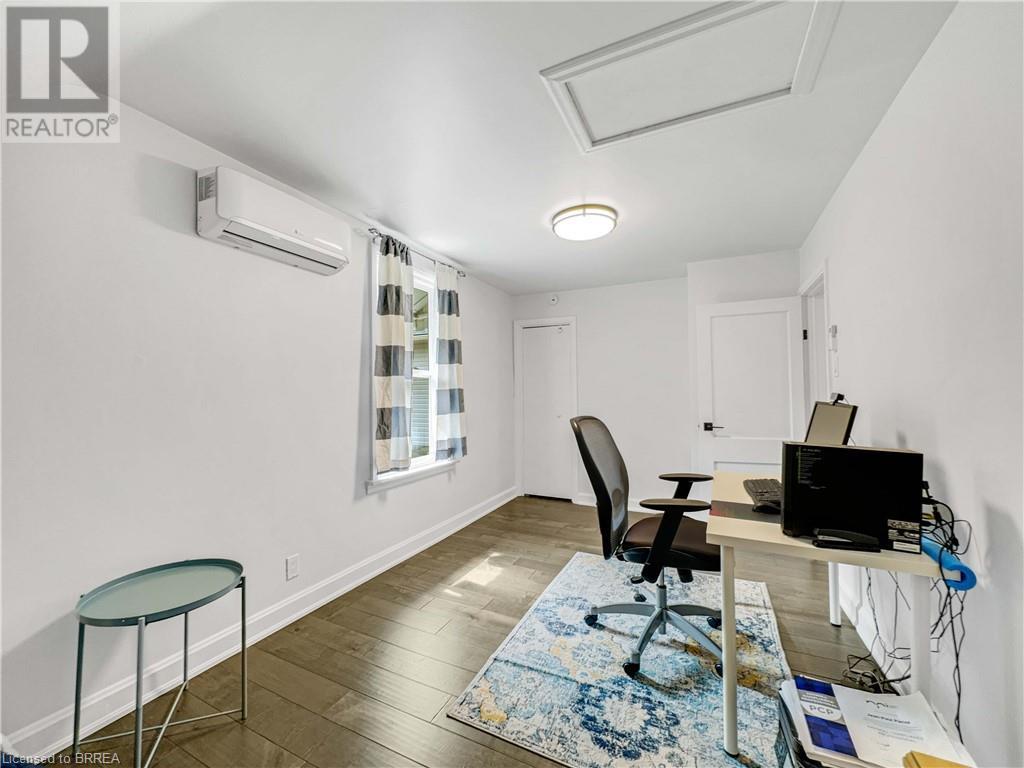 223 Sydenham Street, Brantford, Ontario  N3R 3Z6 - Photo 22 - 40631600