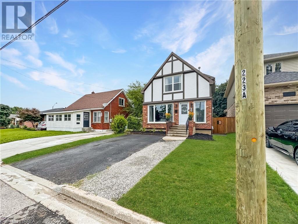 223 Sydenham Street, Brantford, Ontario  N3R 3Z6 - Photo 3 - 40631600
