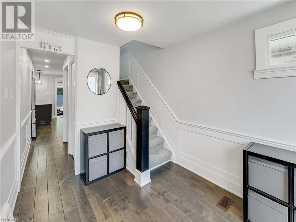 223 Sydenham Street, Brantford, Ontario  N3R 3Z6 - Photo 4 - 40631600