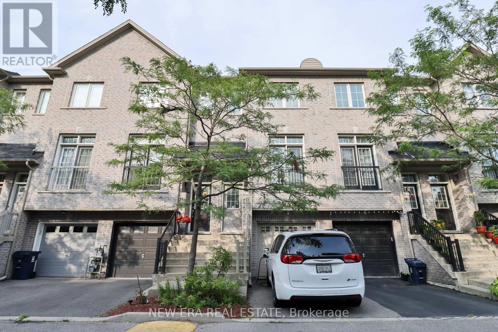 27 Piggott Mews, Toronto (Weston), Ontario  M9N 0A4 - Photo 2 - W9244057