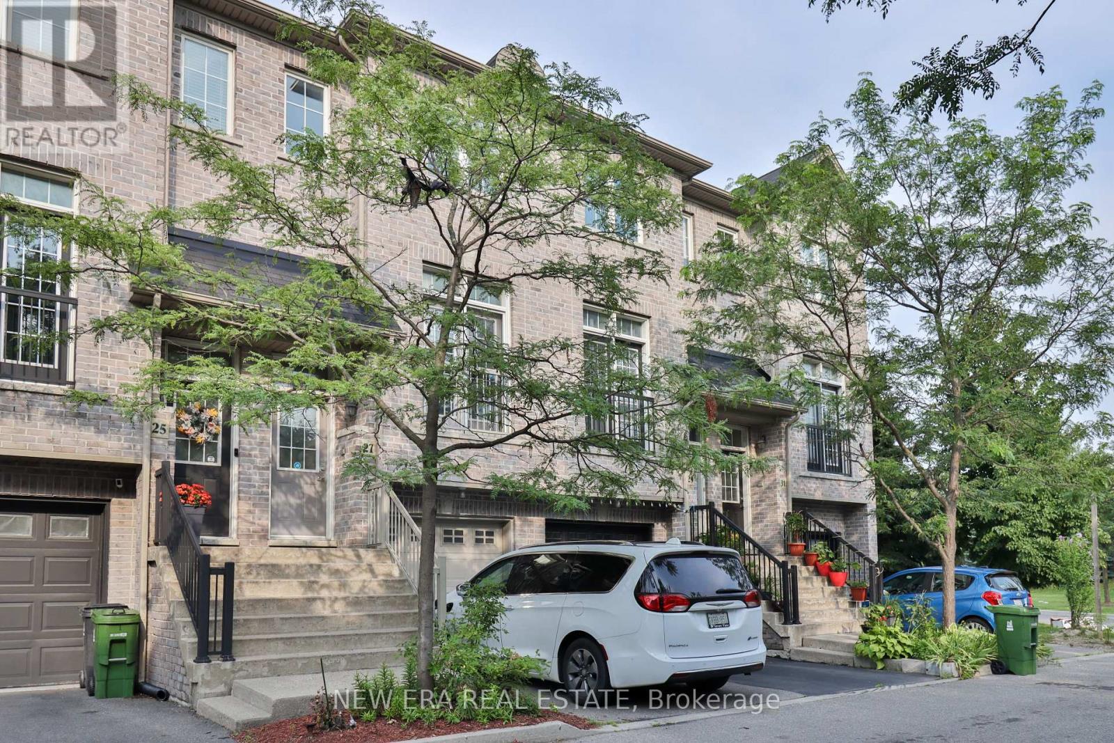 27 Piggott Mews, Toronto (Weston), Ontario  M9N 0A4 - Photo 3 - W9244057