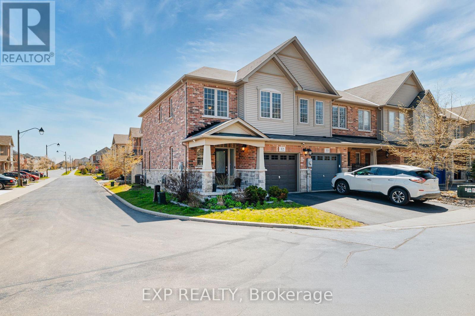 32 - 45 Royal Winter Drive, Hamilton (Binbrook), Ontario  L0R 1C0 - Photo 2 - X9251035