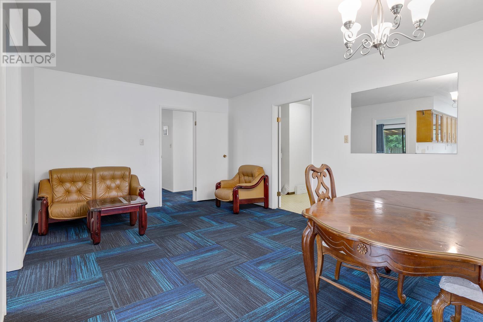 Listing Picture 4 of 15 : 7780 ACHESON ROAD, Richmond / 烈治文 - 魯藝地產 Yvonne Lu Group - MLS Medallion Club Member
