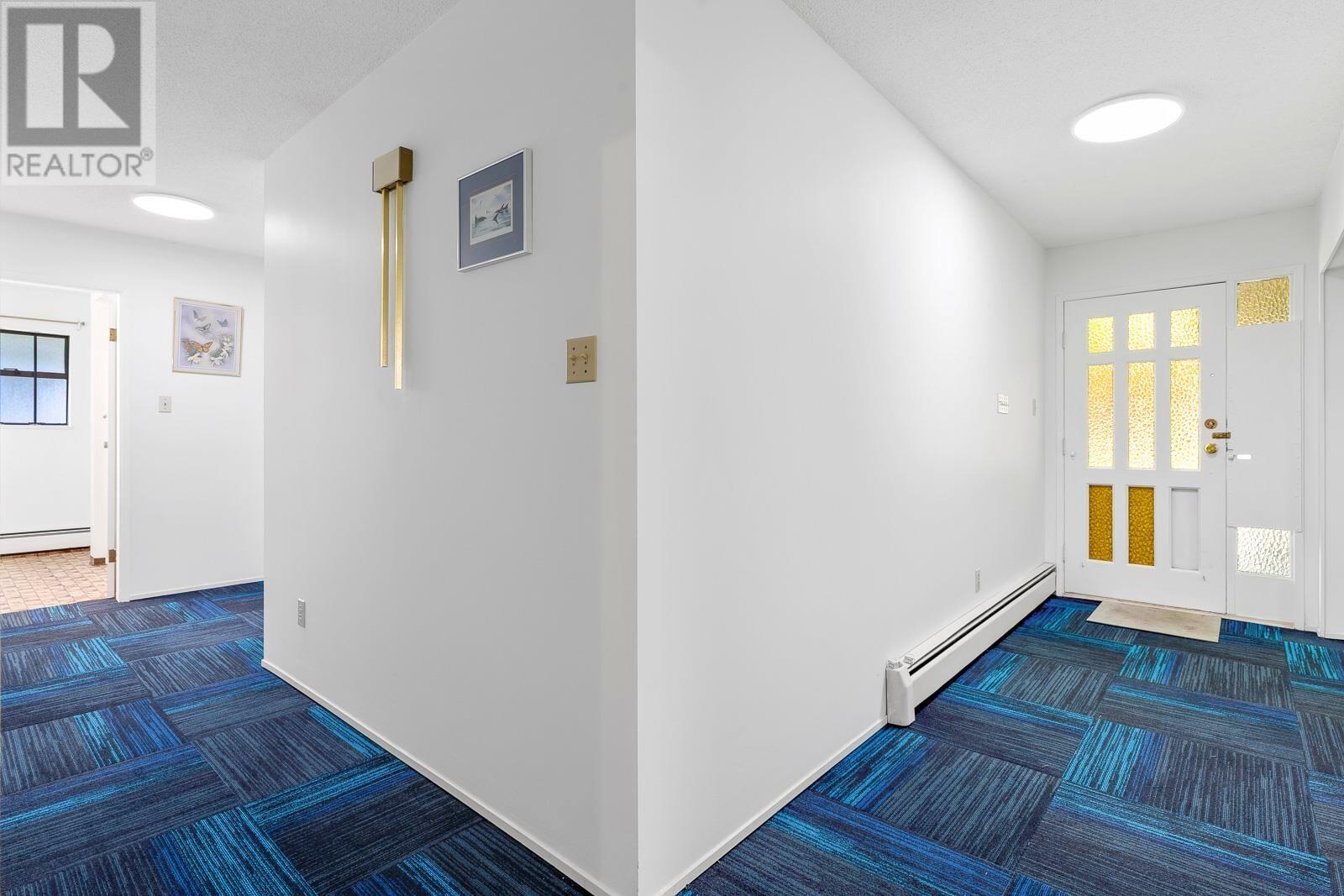 Listing Picture 2 of 15 : 7780 ACHESON ROAD, Richmond / 烈治文 - 魯藝地產 Yvonne Lu Group - MLS Medallion Club Member