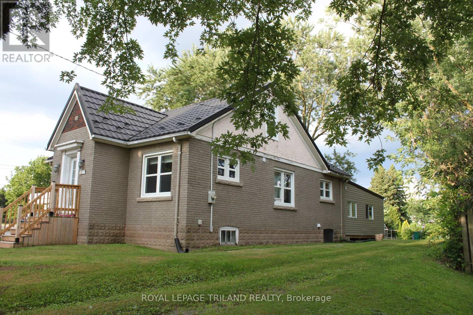 6566 Drummond Road, Niagara Falls (Dorchester), Ontario  L2G 4N7 - Photo 2 - X9251133
