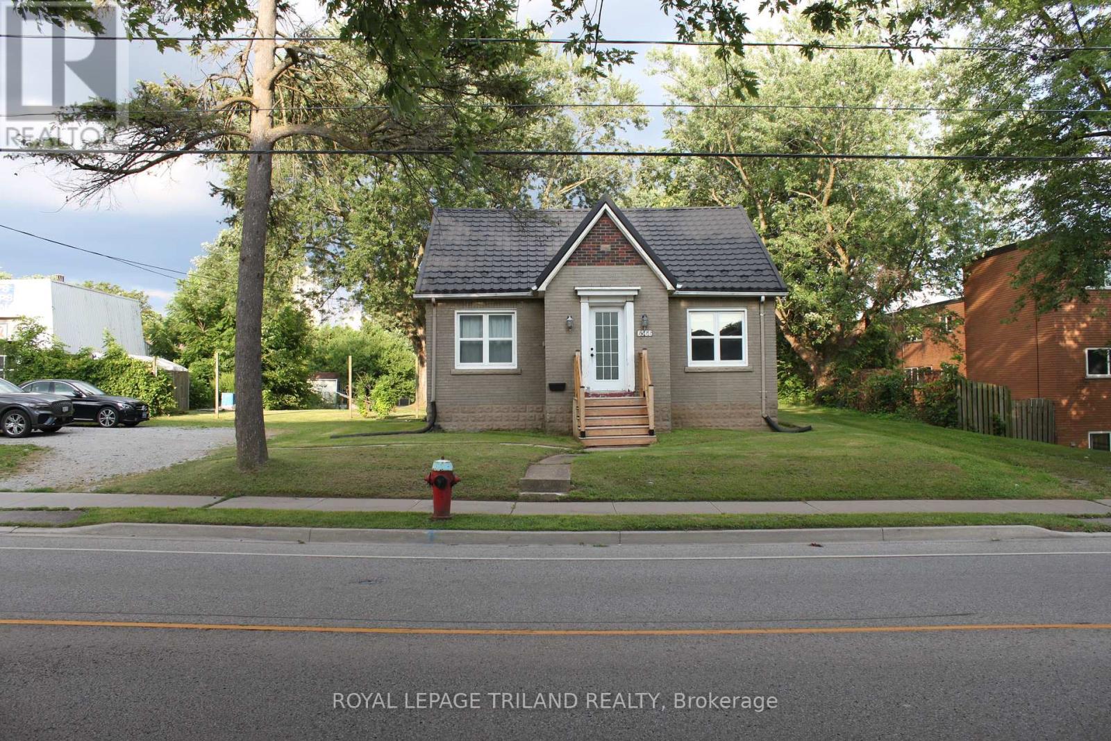 6566 Drummond Road, Niagara Falls (Dorchester), Ontario  L2G 4N7 - Photo 3 - X9251133