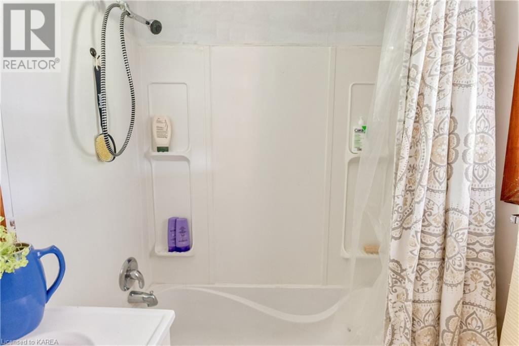 2610 Rutledge Road, Sydenham, Ontario  K0H 2T0 - Photo 37 - 40629039