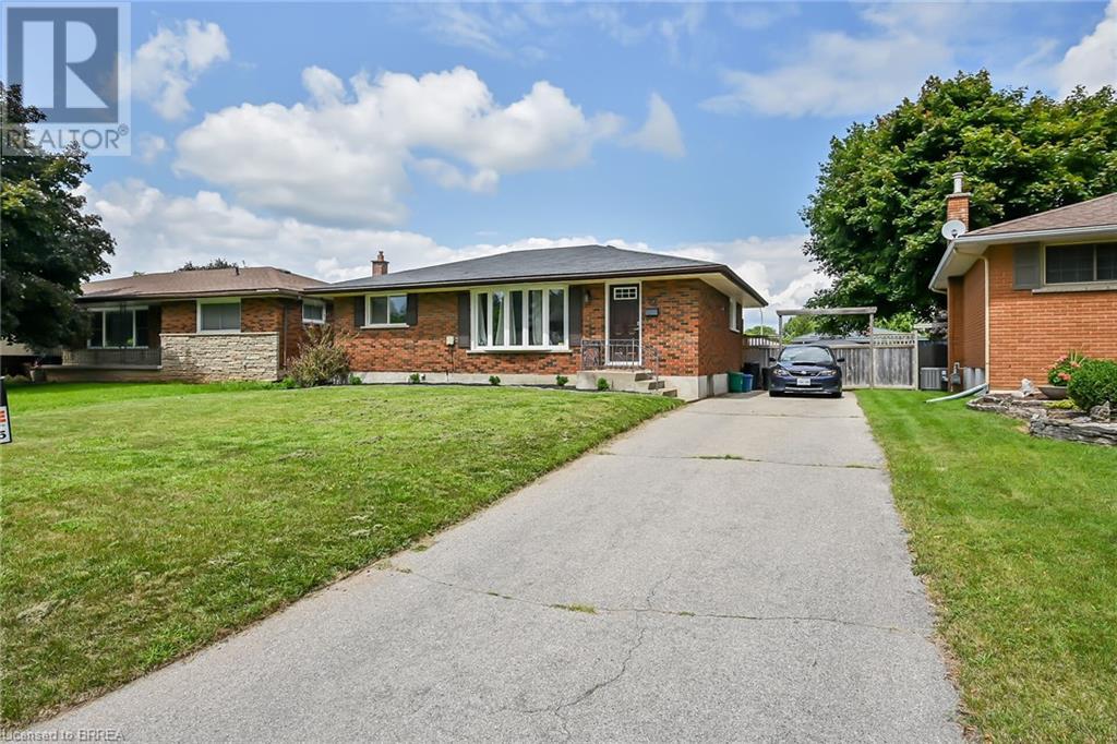 10 PEMBROKE Avenue, brantford, Ontario