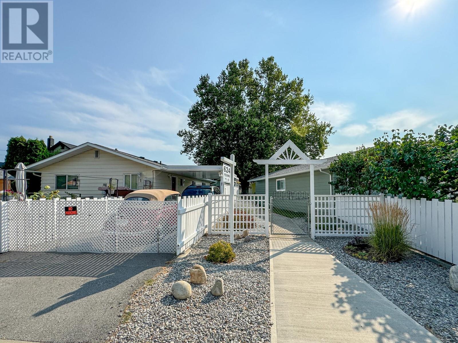 624 Young Street Unit# 4-, penticton, British Columbia