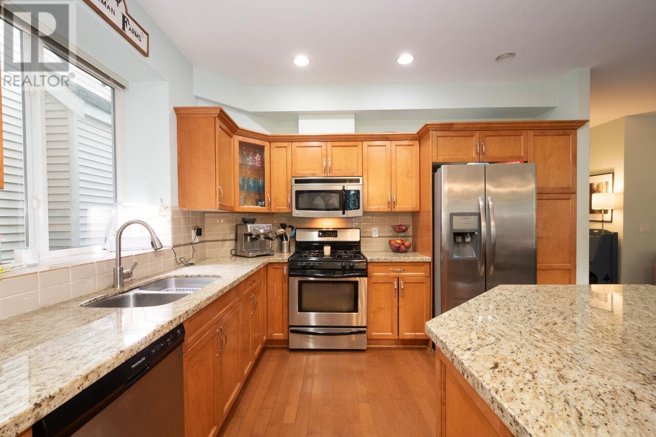 99 Maple Drive, Port Moody, British Columbia  V3H 2Y2 - Photo 8 - R2914344