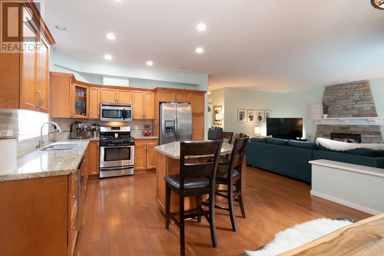 99 Maple Drive, Port Moody, British Columbia  V3H 2Y2 - Photo 6 - R2914344
