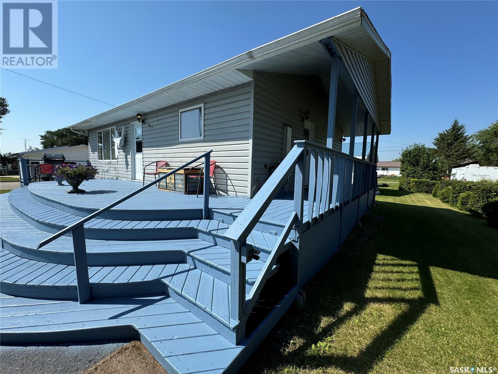 Property at 603 2nd STREET NE image 3