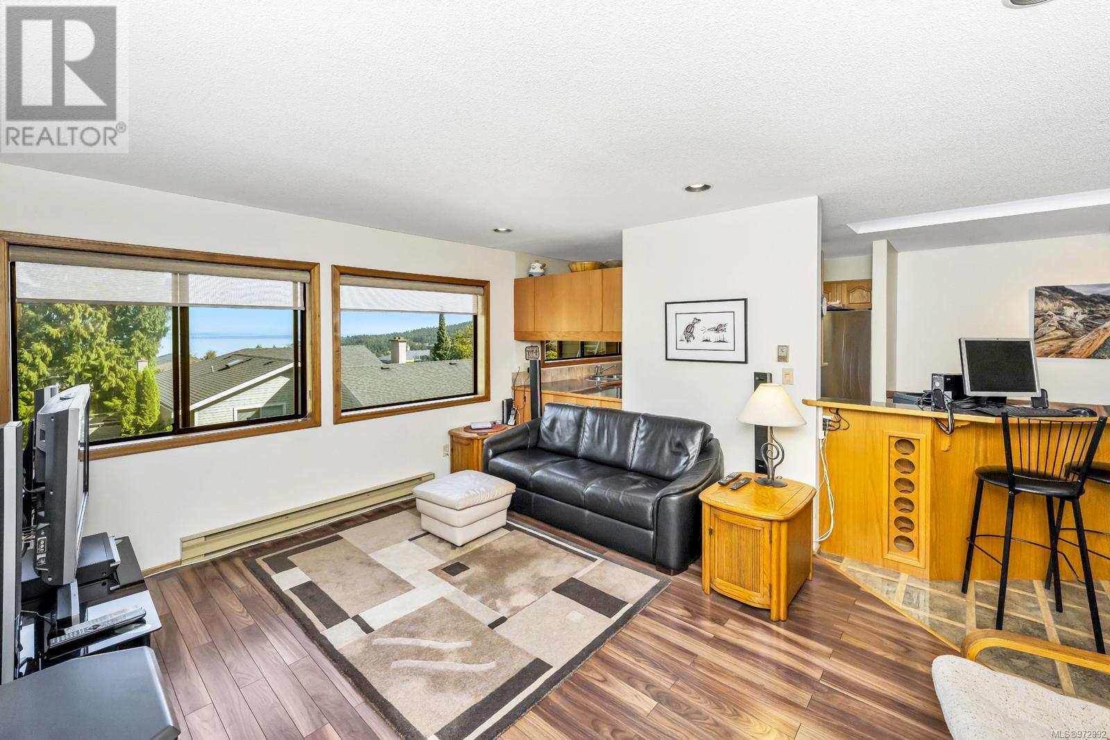 Property at 800 Seamist Pl image 2