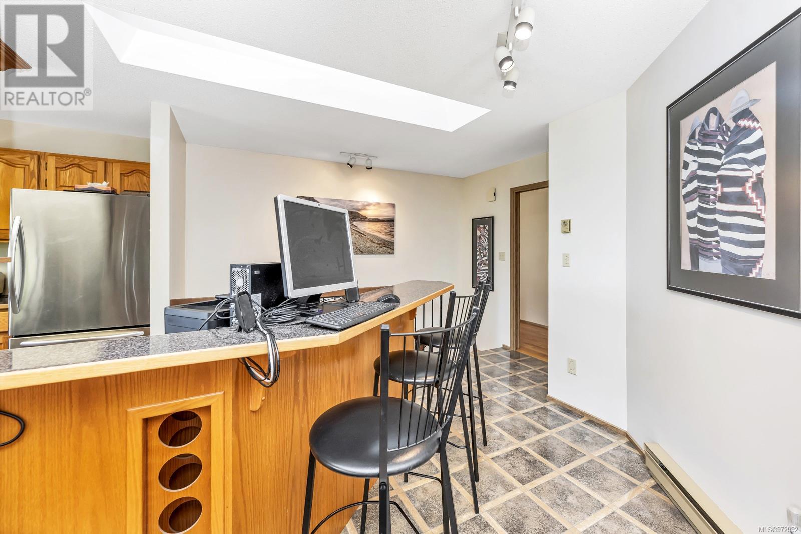 Property at 800 Seamist Pl image 4