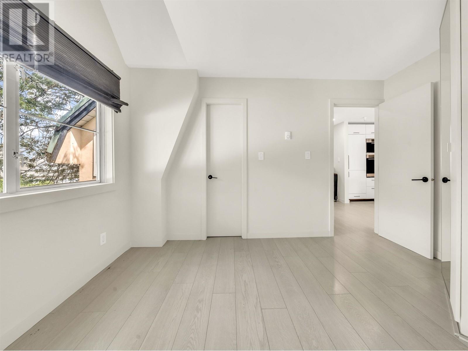 307 918 Roderick Avenue, Coquitlam, British Columbia  V3K 1R1 - Photo 12 - R2911255