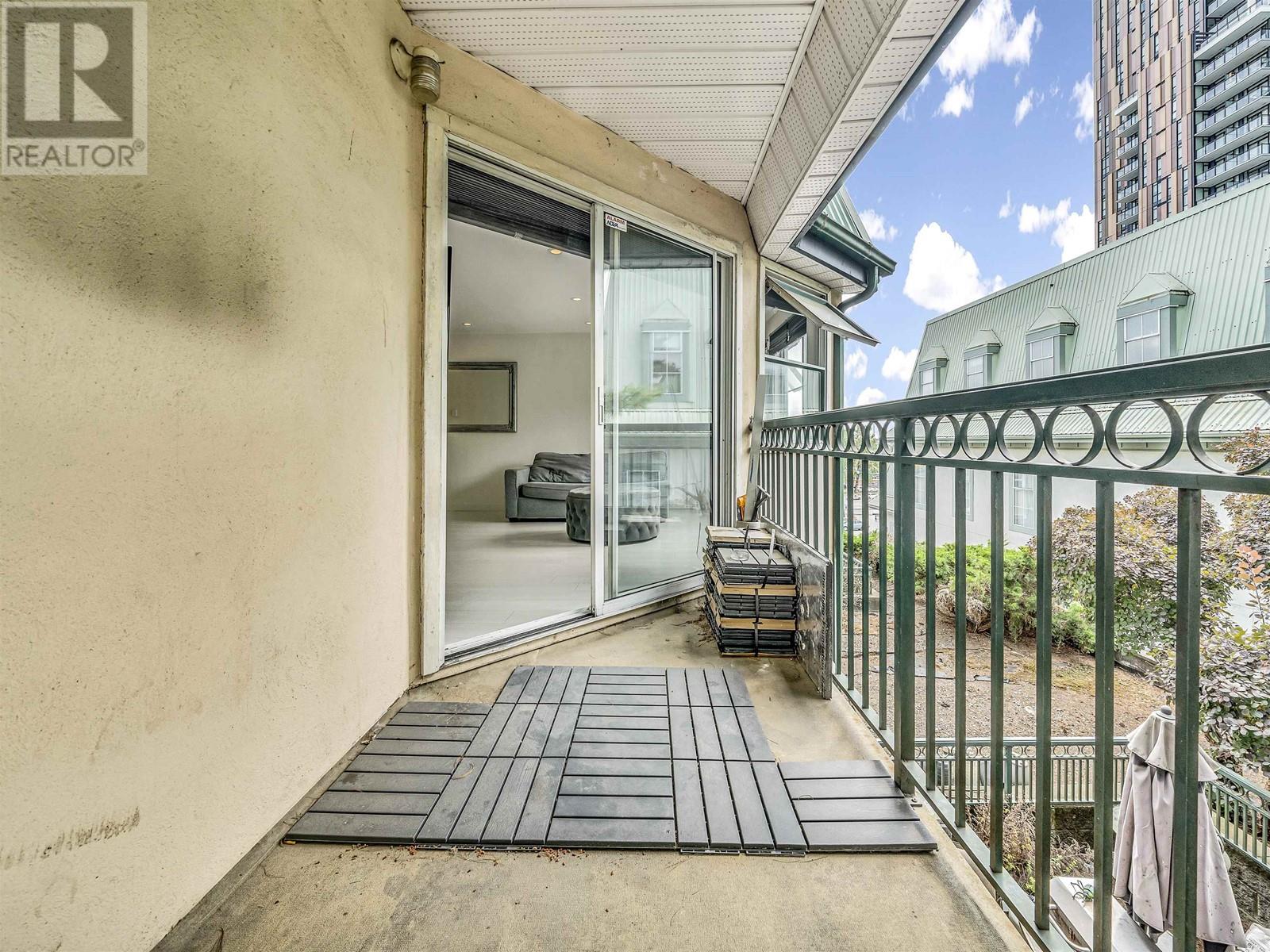 307 918 Roderick Avenue, Coquitlam, British Columbia  V3K 1R1 - Photo 4 - R2911255