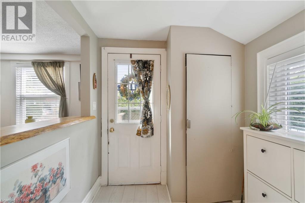 18 Rose Street, St. Catharines, Ontario  L2S 2W7 - Photo 3 - 40633145