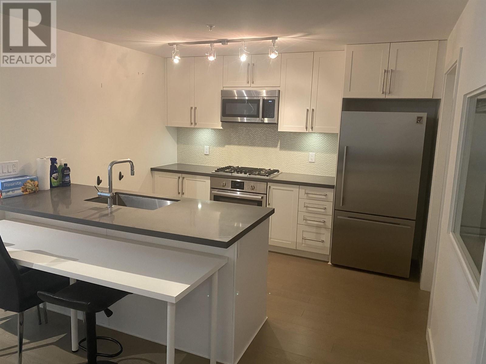 Listing Picture 2 of 15 : 103 10177 RIVER DRIVE, Richmond / 烈治文 - 魯藝地產 Yvonne Lu Group - MLS Medallion Club Member