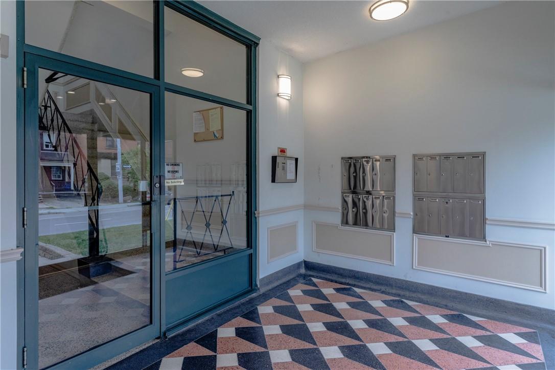 174 Herkimer Street, Unit #304, Hamilton, Ontario  L8P 2H4 - Photo 5 - H4202809