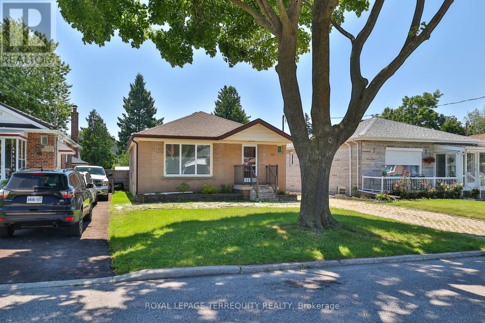 13 Bardwell Crescent, Toronto (Wexford-Maryvale), Ontario  M1R 1E1 - Photo 2 - E9253019