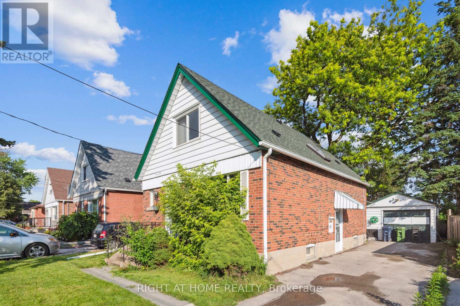 15 Singleton Road, Toronto (Wexford-Maryvale), Ontario  M1R 1H8 - Photo 6 - E9251254