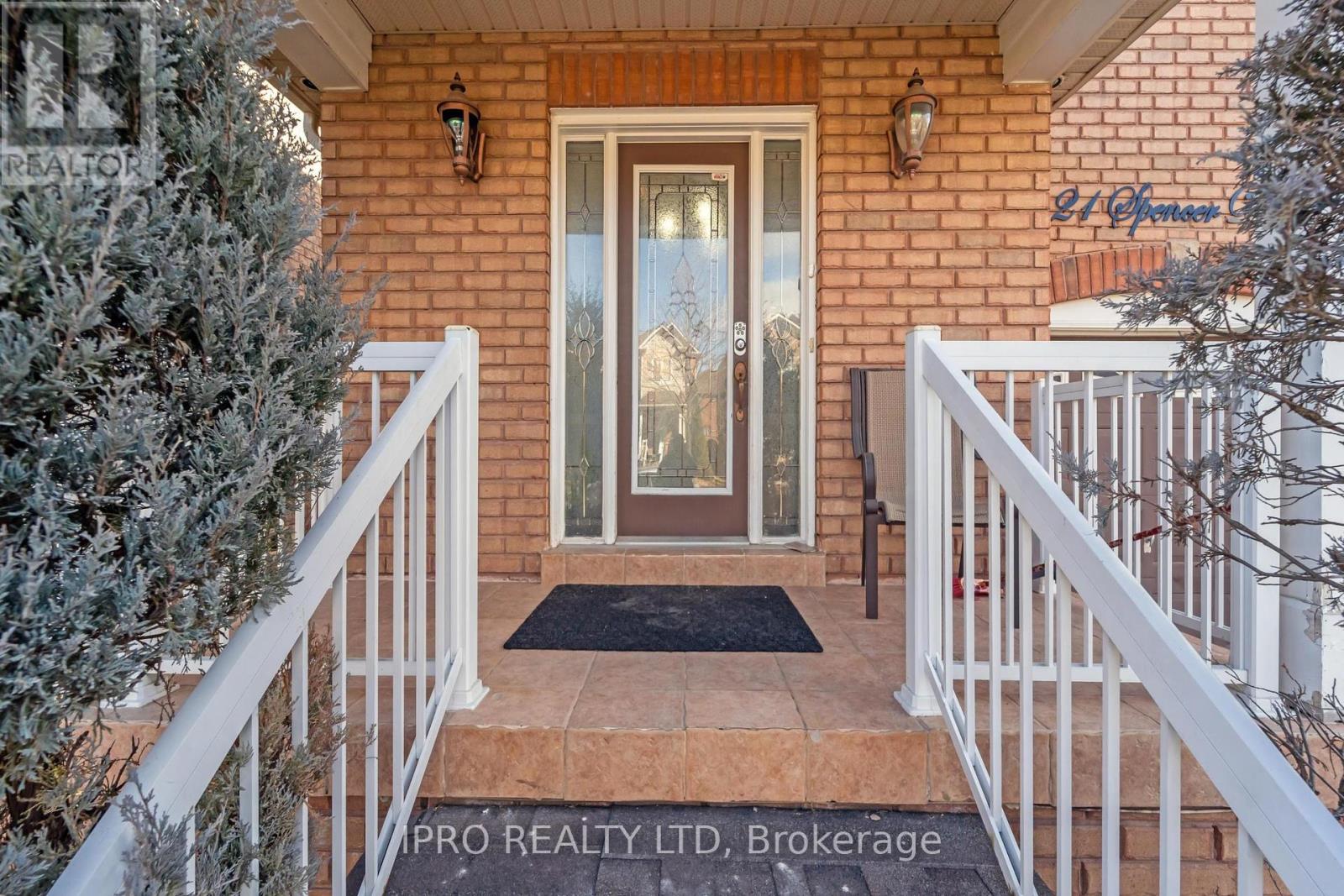 21 Spencer Drive, Brampton (Fletcher's Meadow), Ontario  L7A 2A2 - Photo 3 - W9253397