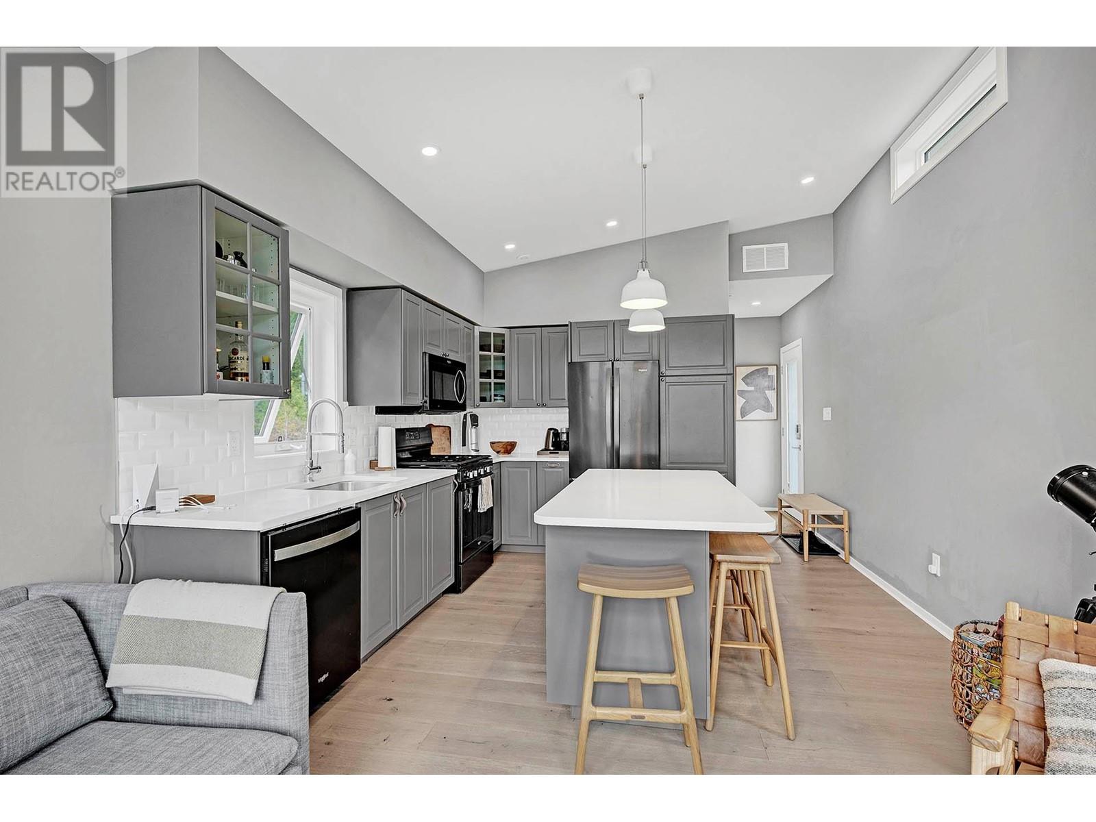 894 Hepburn Rd, Chase, British Columbia  V0E 1M1 - Photo 21 - 180350