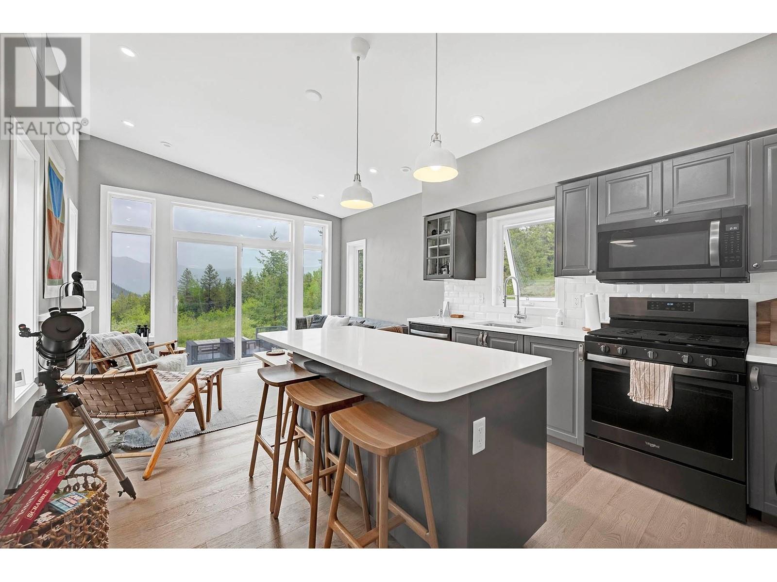 894 Hepburn Rd, Chase, British Columbia  V0E 1M1 - Photo 24 - 180350