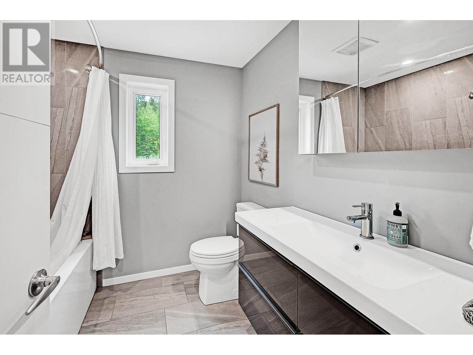 894 Hepburn Rd, Chase, British Columbia  V0E 1M1 - Photo 29 - 180350