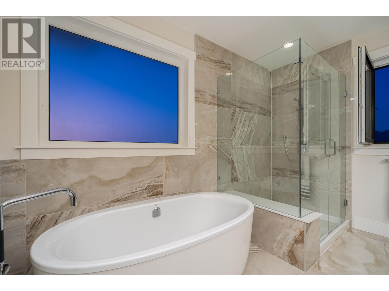 10900 Carmichael Street, Maple Ridge, British Columbia  V2W 0H3 - Photo 16 - R2915062