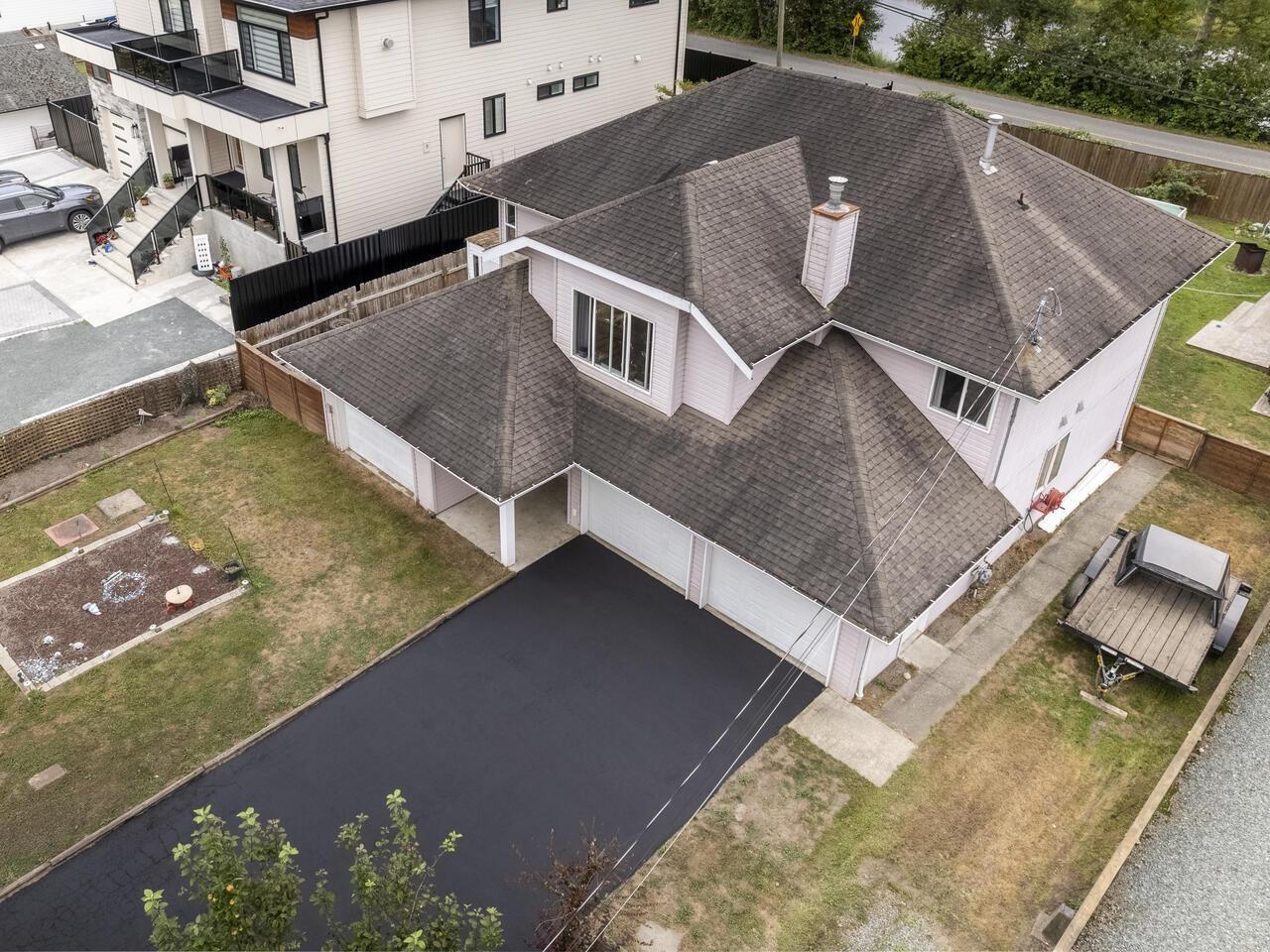 Property at 35684 MOORE AVENUE image 2