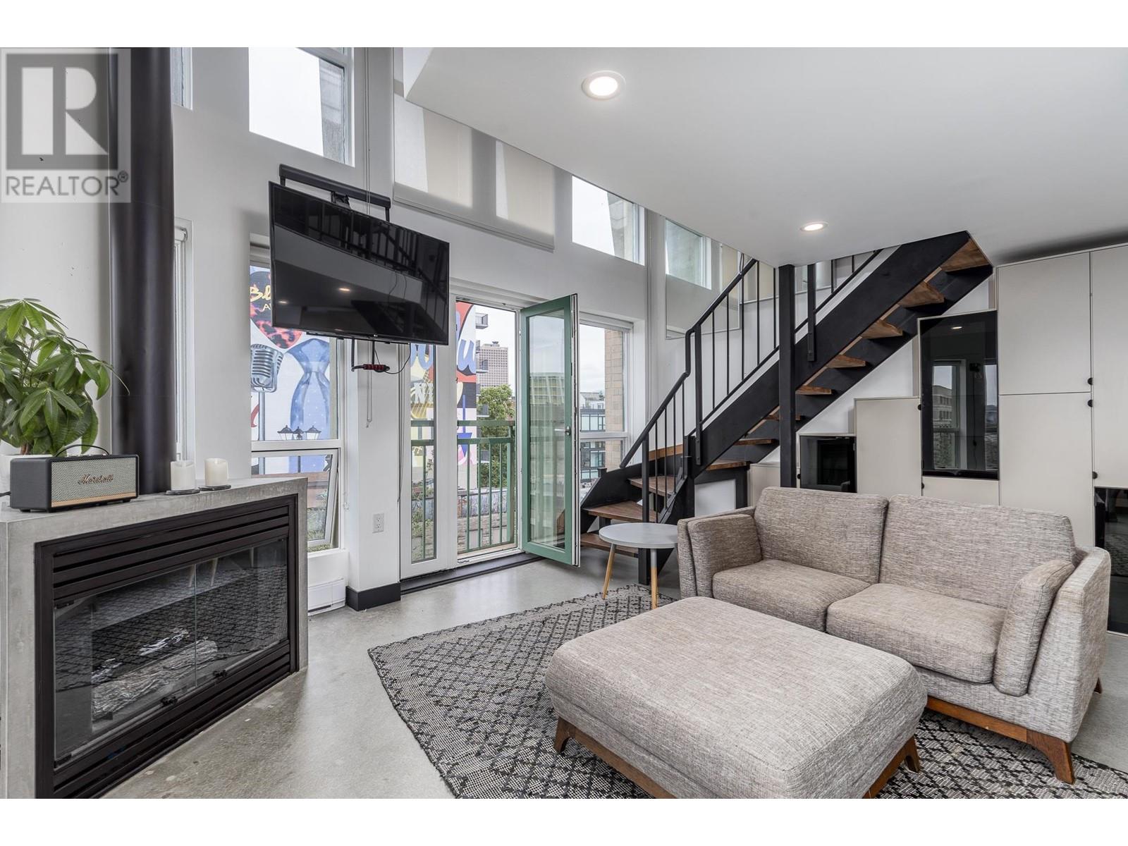 Listing Picture 2 of 31 : 503 1 E CORDOVA STREET, Vancouver / 溫哥華 - 魯藝地產 Yvonne Lu Group - MLS Medallion Club Member