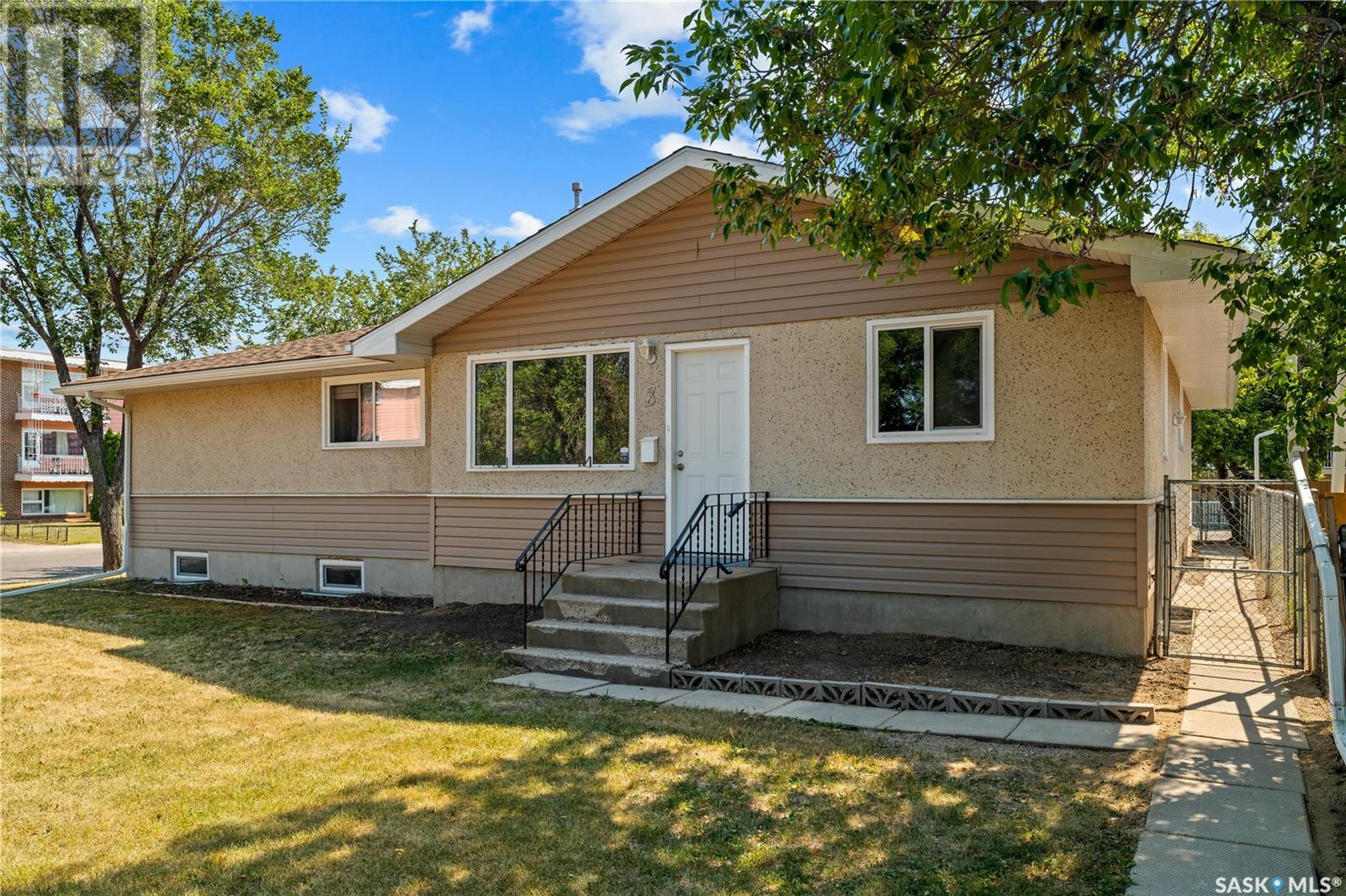 3 Mcmurchy Avenue, Regina, Saskatchewan  S4R 3G1 - Photo 2 - SK980675