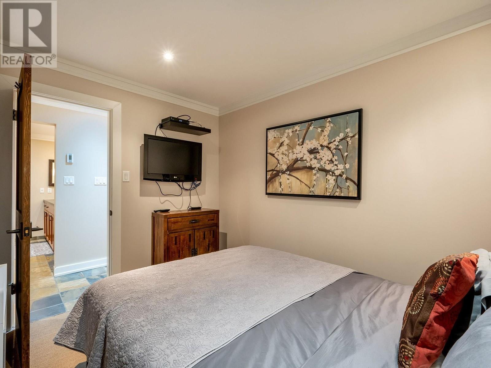 253 4573 Chateau Boulevard, Whistler, British Columbia  V0N 1B4 - Photo 12 - R2915266