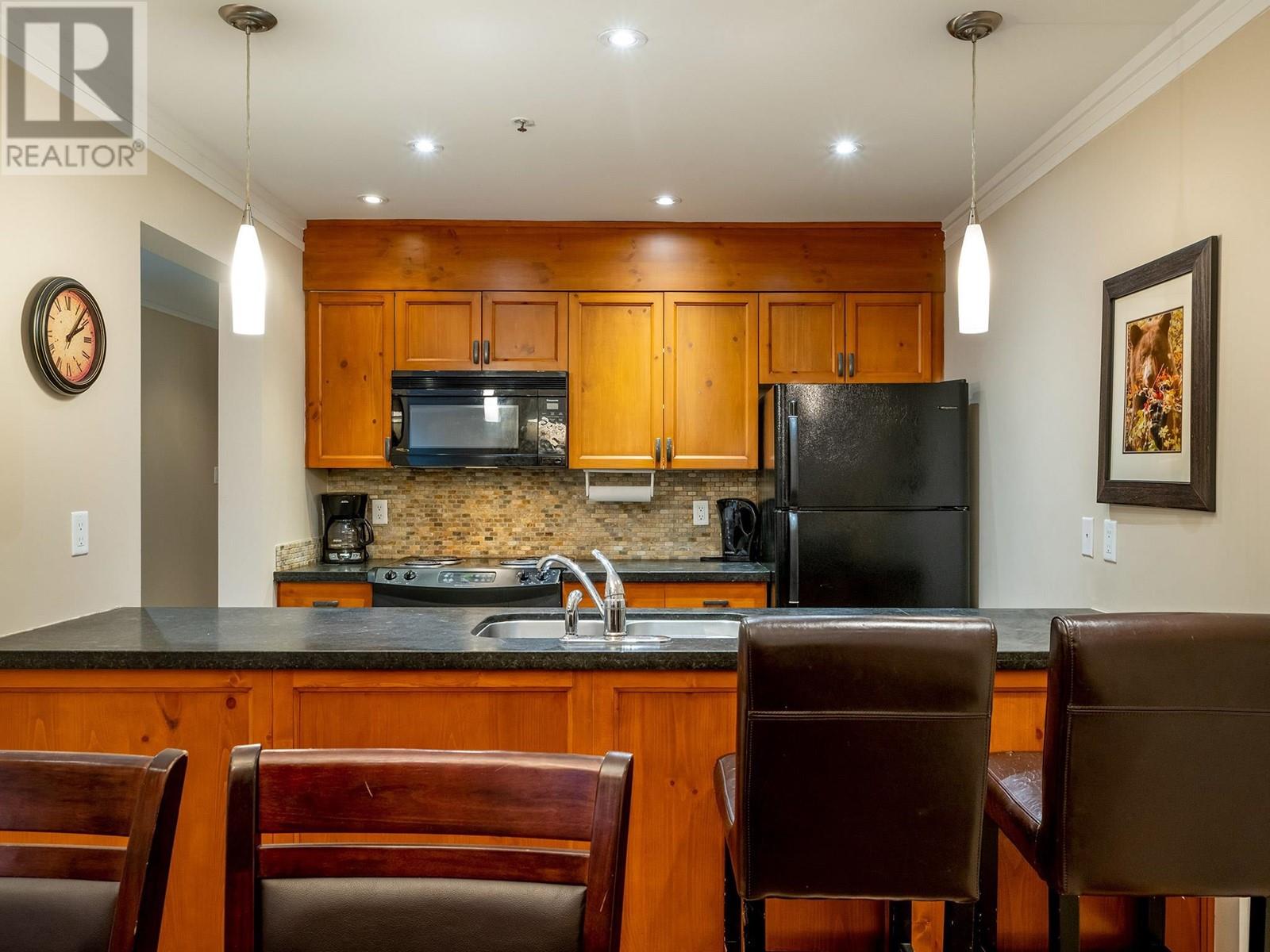 253 4573 Chateau Boulevard, Whistler, British Columbia  V0N 1B4 - Photo 9 - R2915266