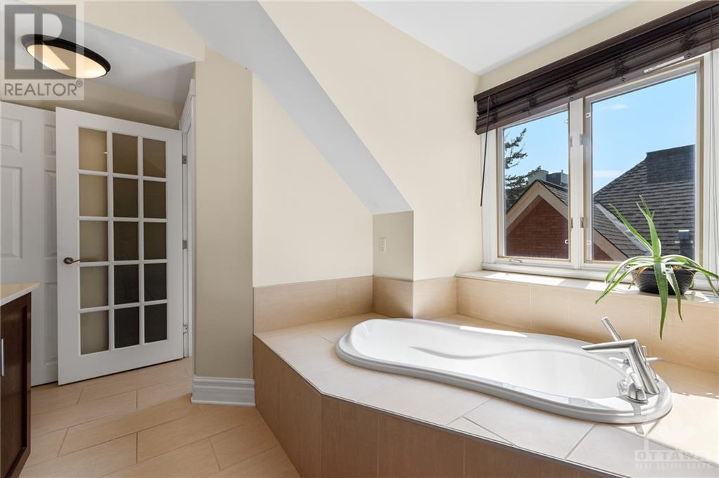 421 Laurier Avenue E, Ottawa, Ontario  K1N 6R4 - Photo 25 - 1406359
