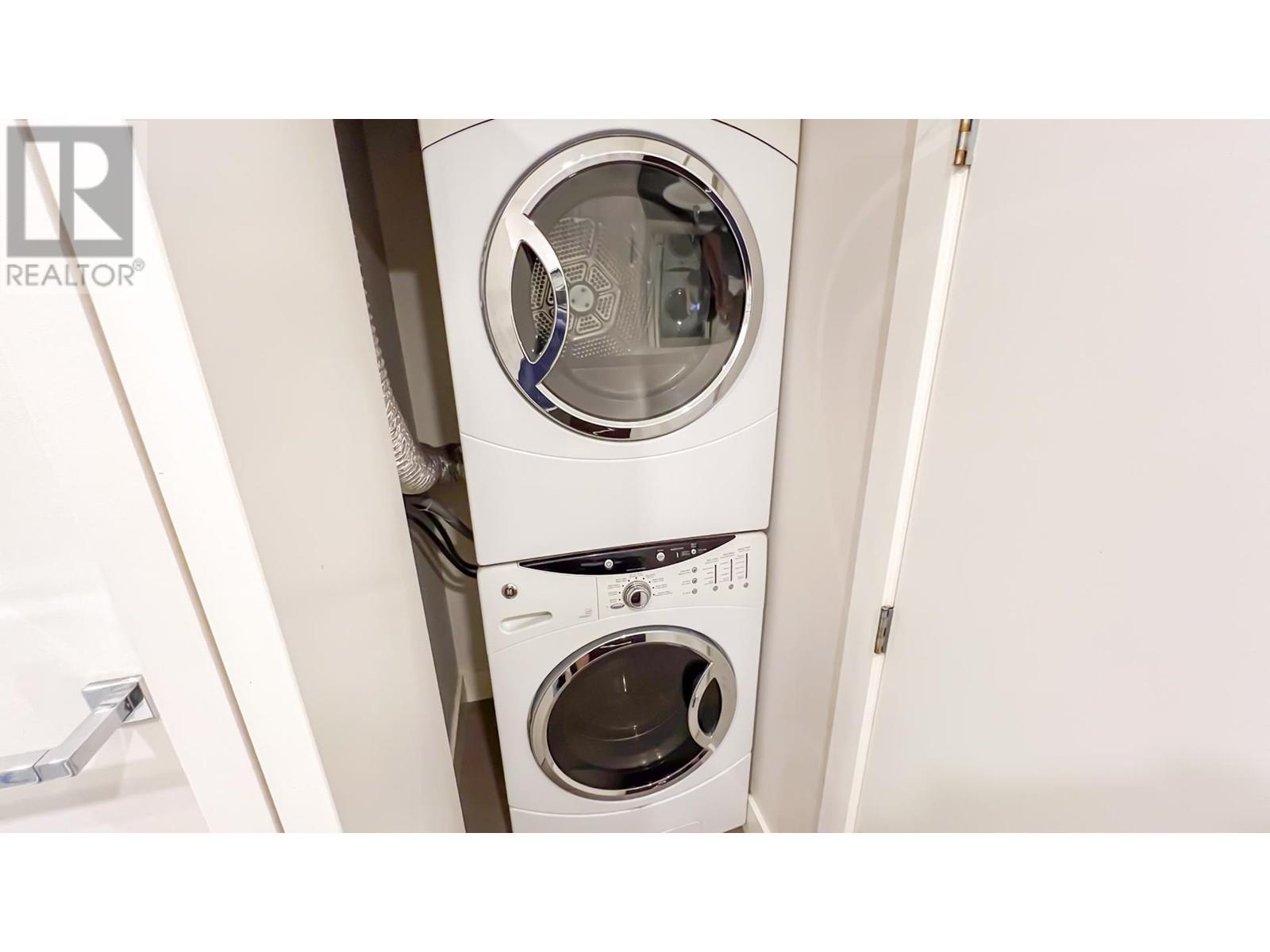 Listing Picture 19 of 22 : 213 5928 BIRNEY AVENUE, Vancouver / 溫哥華 - 魯藝地產 Yvonne Lu Group - MLS Medallion Club Member