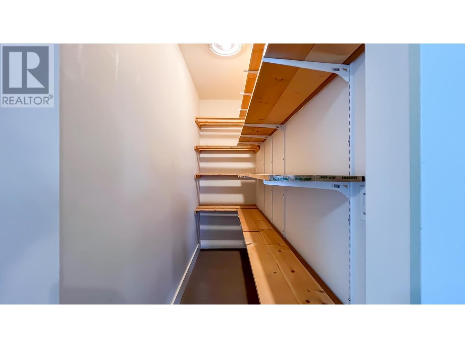 Listing Picture 8 of 22 : 213 5928 BIRNEY AVENUE, Vancouver / 溫哥華 - 魯藝地產 Yvonne Lu Group - MLS Medallion Club Member